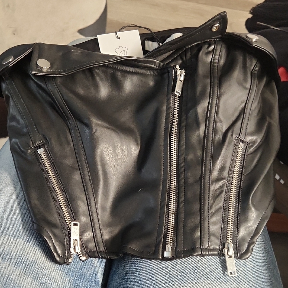 Leather LOOK crop Zip